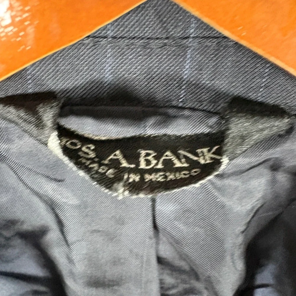 Jos A Bank Signature Collection Navy Blue Pinstripe‎ Wool Blazer Sport Coat 44R